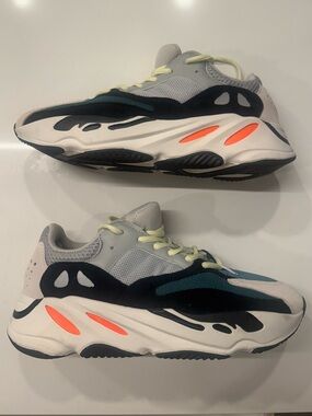 Yeezy Boost 700 Wave Runner - Mens 10 Adidas PYA 046001 Athletic Sneakers